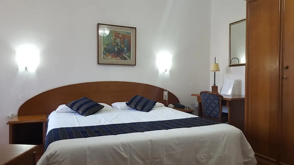 Hotel Flora Prato  Prato (Prato)