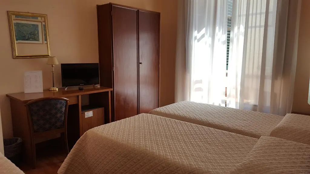 Hotel Flora Prato  3*, Prato (Prato)